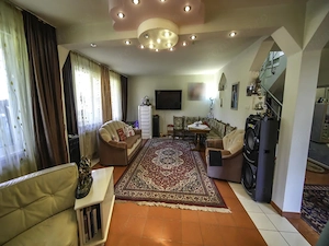 Casă de vânzare în Cristur   Str. Ulița Mare nr. 43 - imagine 2