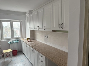 Ofer spre închiriere apartament 3 camere decomandat