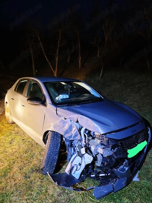 Peugeot 208 avariat an 2024 - 1.2 benzina - manual - unic proprietar - imagine 2