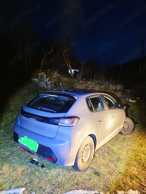 Peugeot 208 avariat an 2024 - 1.2 benzina - manual - unic proprietar - imagine 4