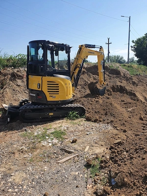 Inchiriere Miniexcavator