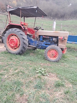 Se vinde tractor masei ferguson motor perchins in 3 pistoane cu 2 manete la mic si mare 45 de cai  - imagine 4