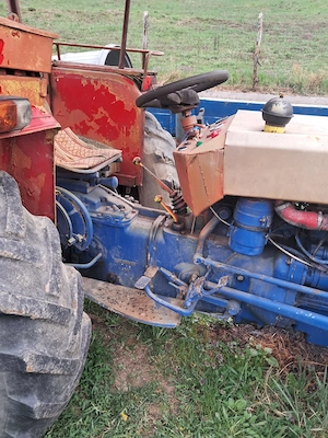 Se vinde tractor masei ferguson motor perchins in 3 pistoane cu 2 manete la mic si mare 45 de cai  - imagine 5