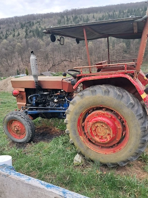 Se vinde tractor masei ferguson motor perchins in 3 pistoane cu 2 manete la mic si mare 45 de cai  - imagine 3