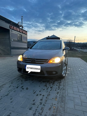 Vând Volkswagen Golf V Plus 1.9 TDI   105 CP   2007 - imagine 2