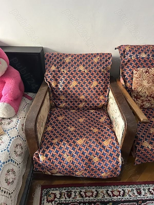 Donez 2 paturi, 2 fotolii si o canapea