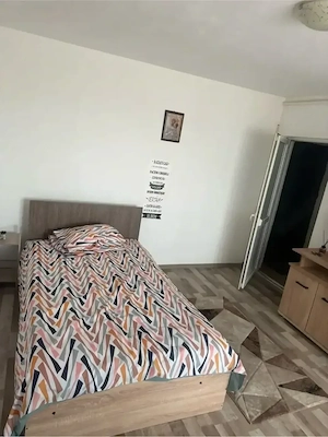 Închiriez garsoniera 180lei pe zi