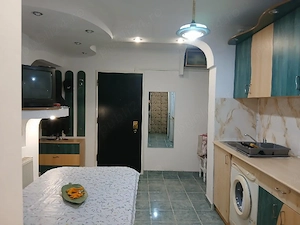 Închiriez apartament cu 2 camere