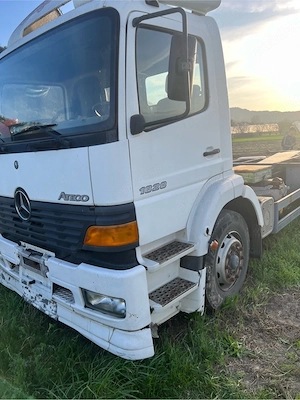 dezmembrez mercedes atego 1828 - imagine 2
