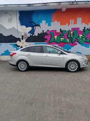 Ford Focus MK3 Titanium Sedan | Bi-Xenon | Sony | Istoric Ford | 2011 - imagine 4