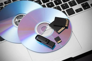 Stickuri USB , CD cu muzica la comanda