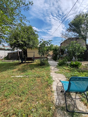 Teren 597 mp si casa demolabila,cu toate utilitatiile