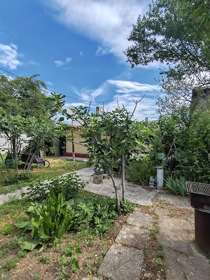 Casa demolabila , curte 579 mp cu toate utilitatiile - imagine 5