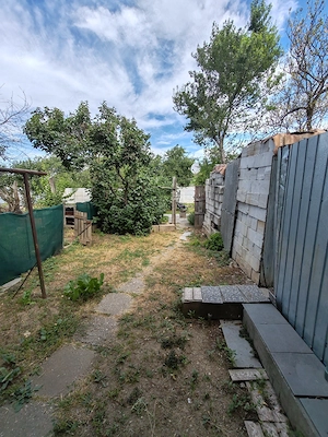 Casa demolabila , curte 579 mp cu toate utilitatiile - imagine 9