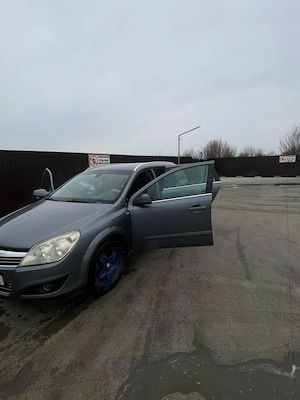 Opel Astra H break 1.9 - imagine 8