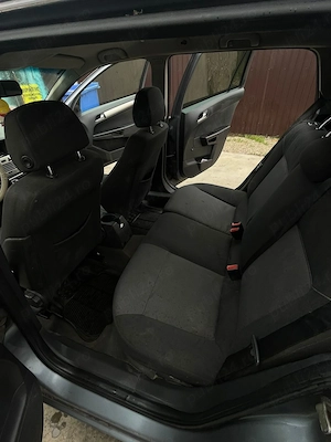 Opel Astra H break 1.9 - imagine 4