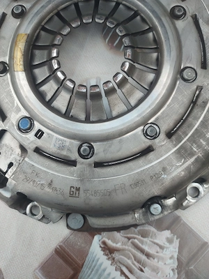 piese originale   opel astra J 1.6 100KW 136 CP AN 2016   VOLANTA cu masa dubla  850 LEI   cod  1011 - imagine 7