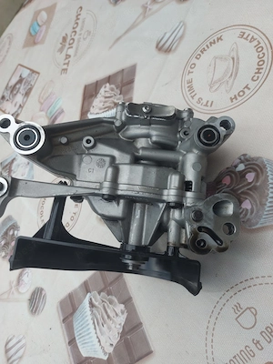 piese originale   opel astra J 1.6 100KW 136 CP AN 2016   VOLANTA cu masa dubla  850 LEI   cod  1011 - imagine 8