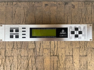 procesor sunet Behringer Ultra-Curve Pro 8024