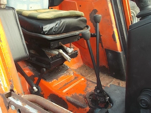 Fiat 680 defect, placa de presiune,a trecut rulmentu de presiune prin catei,in rest tractoru este ok - imagine 5