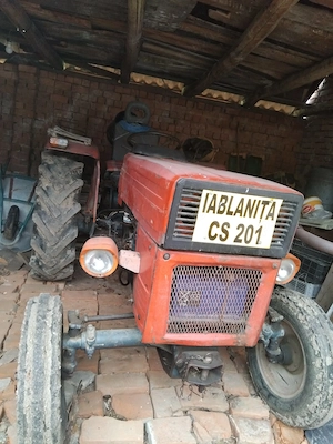 Vând Tractor UTB U445 cu remorcă, plug și prășitoare