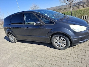 Vînd ford Funcționează  înmatriculat  itepe .....