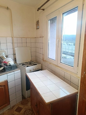 Vind Garsionera, în Caransebeș, Balta Sarata,etaj 3  sc c Ap 12,mobilata centrala termopane,mai mul, - imagine 3