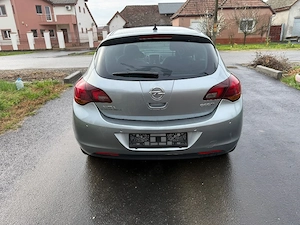 Vand Opel Astra J 2012 1.7CDTI 110CP - imagine 4