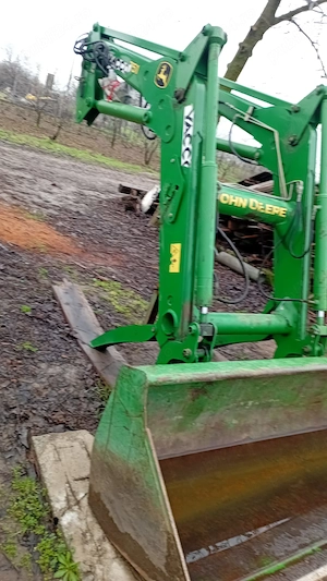 Încărcător frontal  John Deere  - imagine 4