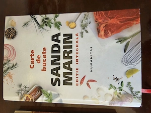 Carti bucate combinate reviste Jamie Oliver - imagine 3