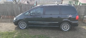 Volkswagen Sharan 7 locuri, cutie automată Tiptronic, înmatriculată recent în România. Mașina este a - imagine 2