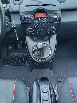Mazda2, 2014,euro5 - imagine 8