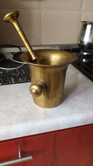 Mojor cu pistil din alamă masivă   vintage, stare foarte bună, decor   utilizare