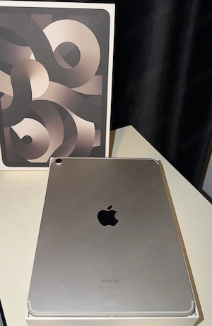 iPad Air 5 M1 256GB Cellular Starlight + Tastatură + Husă