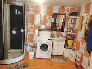 Casă 4 camere pe strada I.C. Brătianu,  zona I - imagine 8