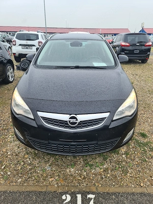 Opel astra J 2011 - imagine 2