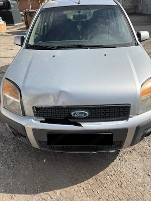 Ford Fusion 2008 lovita fata dr - imagine 2