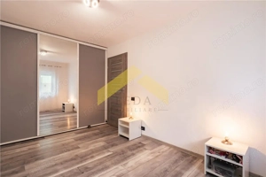 Apartament 3 camere de vanzare cartier Micalaca, zona 500 - imagine 6