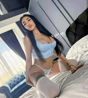 Buna sunt Ana si te aștept pe WhatsApp pentru WebCam sa ne distram împreună 