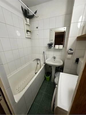 Apartament 2 camere , strada Luica ( Piata Resita ) , bloc  - imagine 2