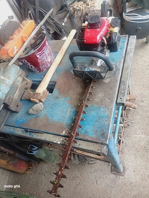 Vând drujba de tuns gard viu