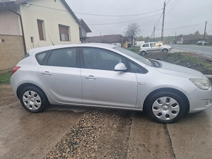 Opel Astra J - imagine 2
