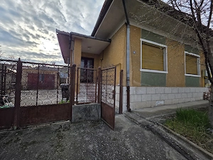 Casă Deva cu potențial   4 camere, 235 mp teren, garaj, toate utilitățile