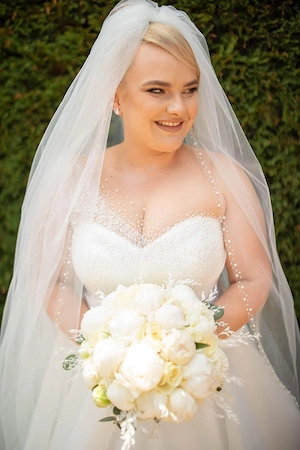 Vând Rochie de Mireasă deosebită, Model "EL LUXURI"   Culoare Ivoir