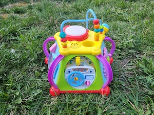 Vând piramida cu activitati Minibo