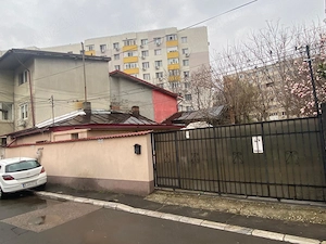 Vand teren +  cu casă de vânzare, suprafață totala 242mp - imagine 7