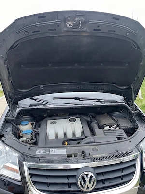 Vand VW Touran  - imagine 2