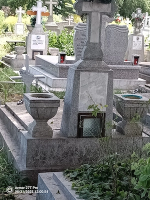 Loc de veci cu cripta in Cimitir Eternitatea Iasi - imagine 6
