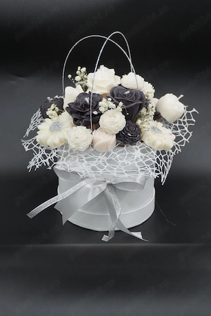 Aranjament floral cu flori din ceara parfumata - imagine 5