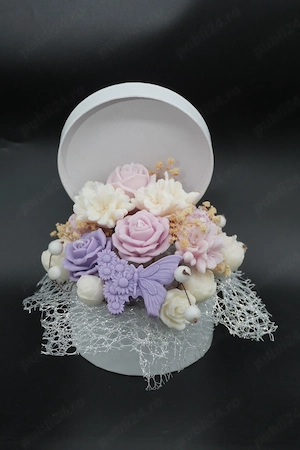 Aranjament floral cu flori din ceara parfumata - imagine 4